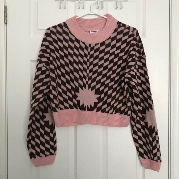 NOISY MAY Patterned Abstract Crew Neck Sweater L Pink Dark Brown Cropped Knitted - Picture 1 of 4